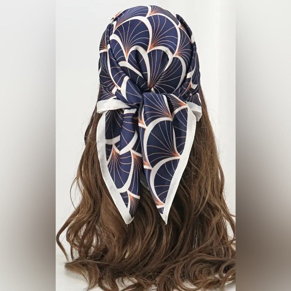 Navy and White Fan Pattern Scarf